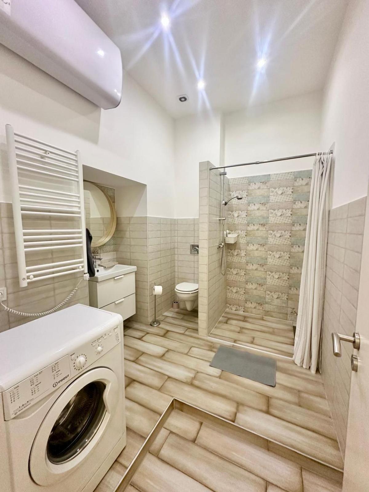 Home R474 #Freeparking Budapest Bagian luar foto